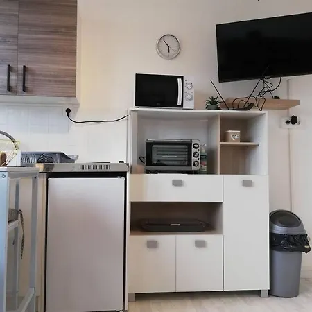 Apartment Studio Lumineux Plein De Charme